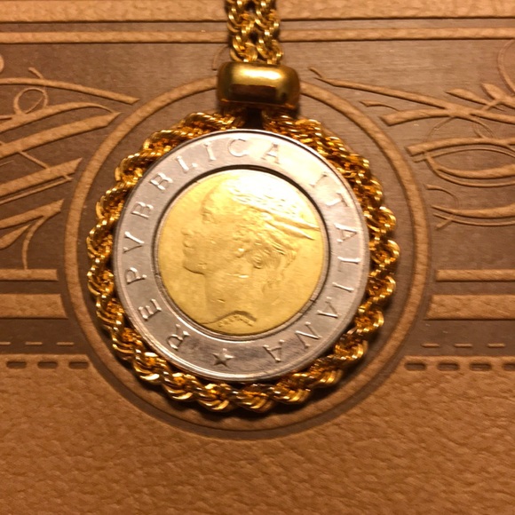 Jewelry - Itia coin necklace